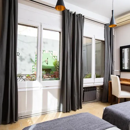 Jardinets Guest House Barcelona Exterior photo