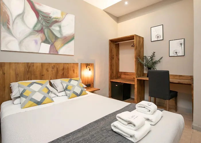 Jardinets Guest House